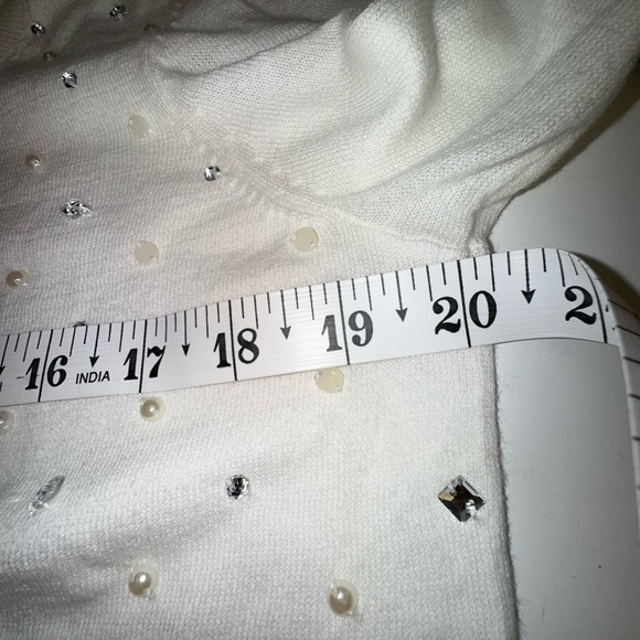 Victoria Secret L Elegant Romantic White Embellished Women's Top - Picture 6 of 7